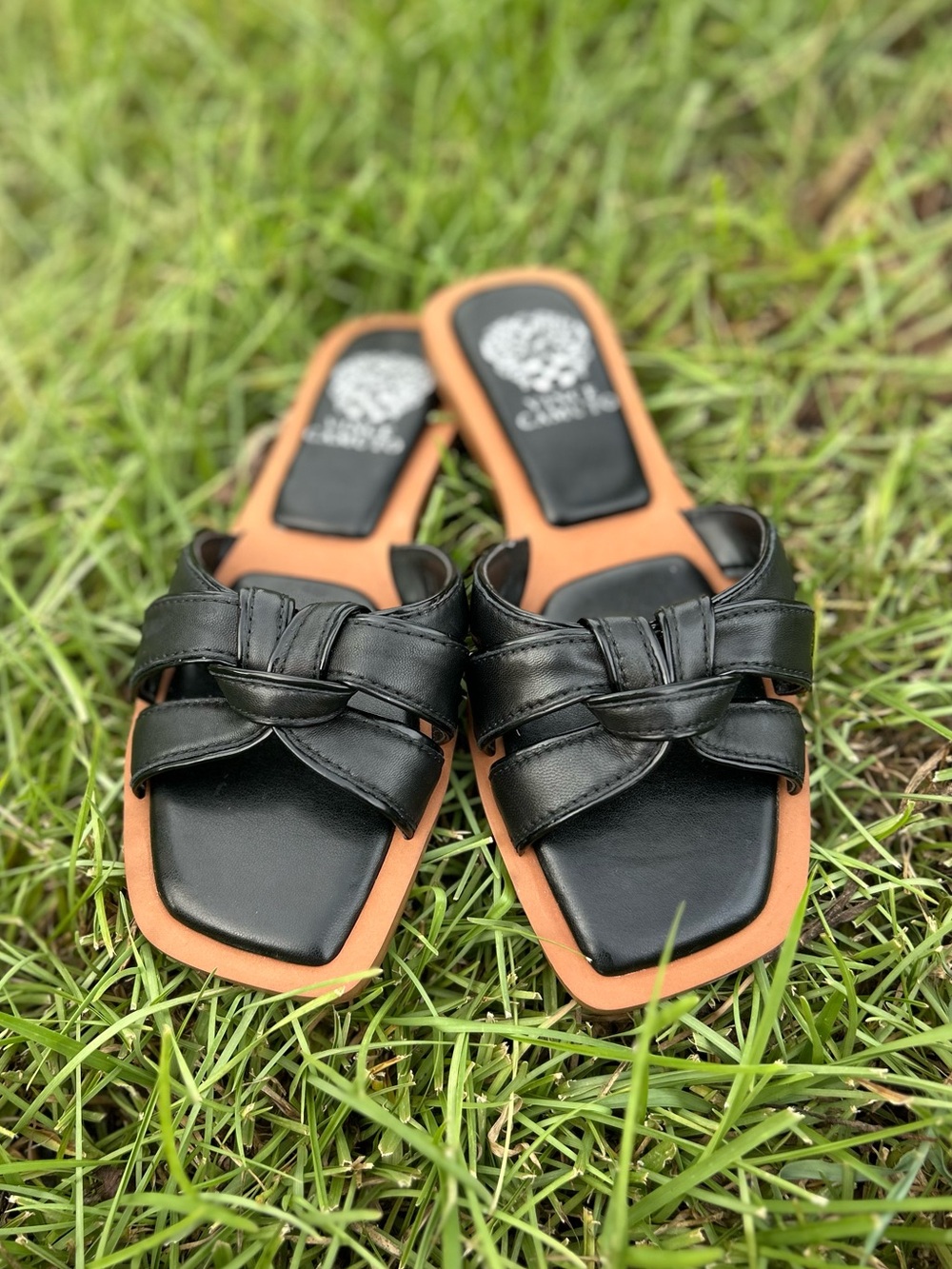 Vince Camuto Black Knotted Slide Sandals Women’s Size 5.5